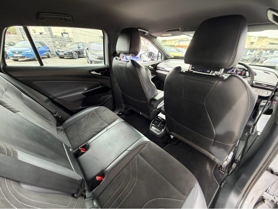 2023 Volkswagen ID.4 - image 20