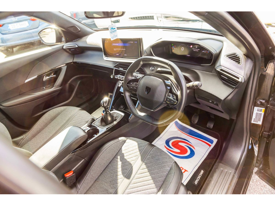 2024 Peugeot 2008 - image 7