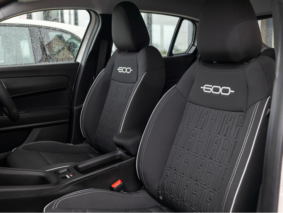 2026 Fiat 600 - image 17