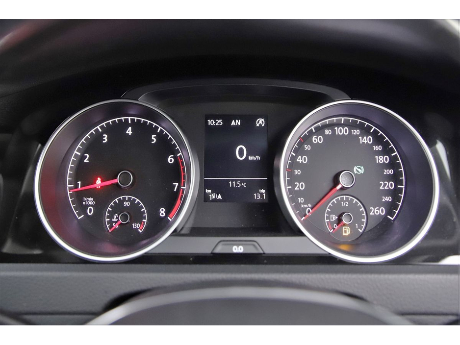 2016 Volkswagen Golf - image 17