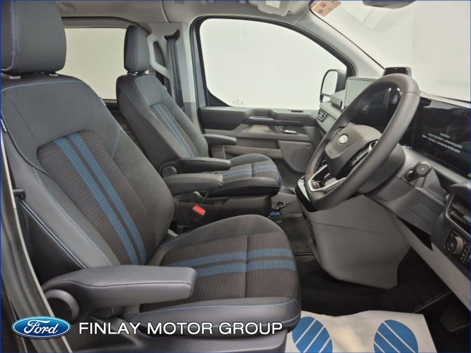 2026 Ford Transit Custom - image 7