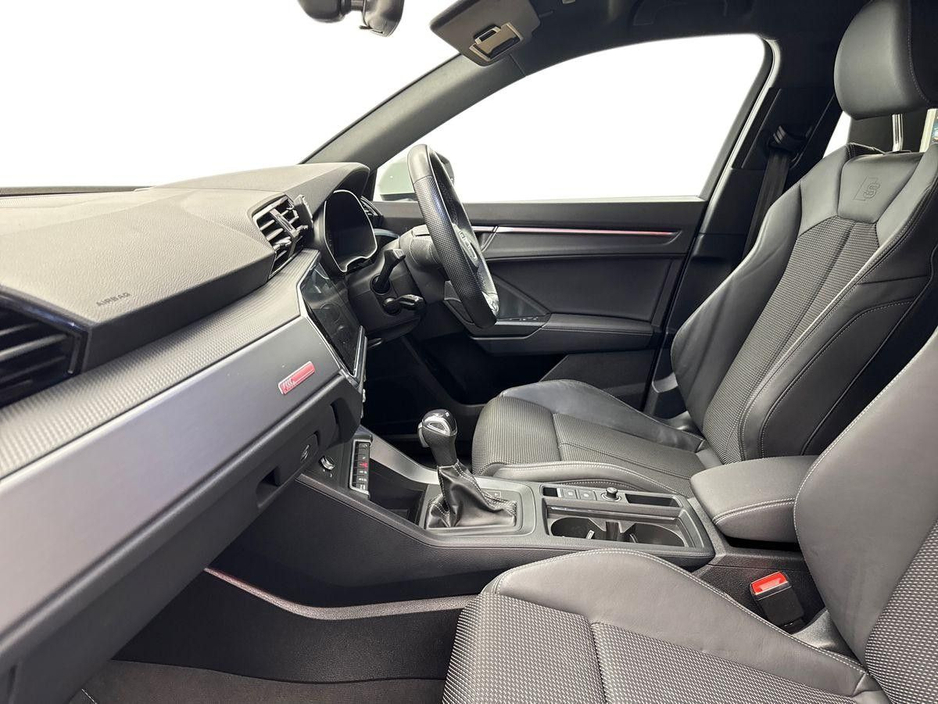 2023 Audi Q3 - image 2