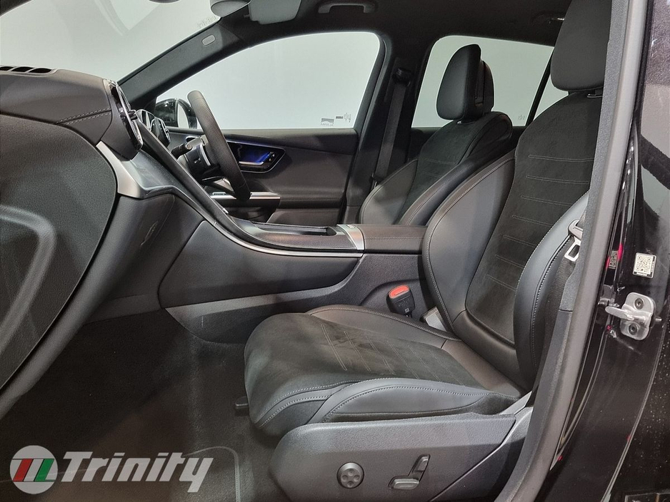 2025 Mercedes-Benz GLC Class - image 30