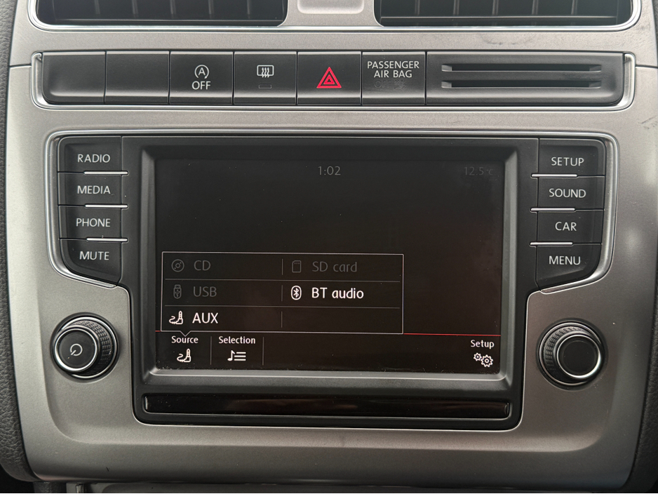 2015 Volkswagen Polo - image 18