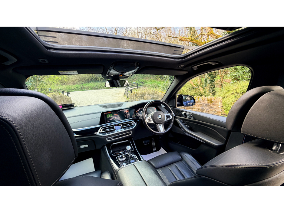 2020 BMW X5 - image 20