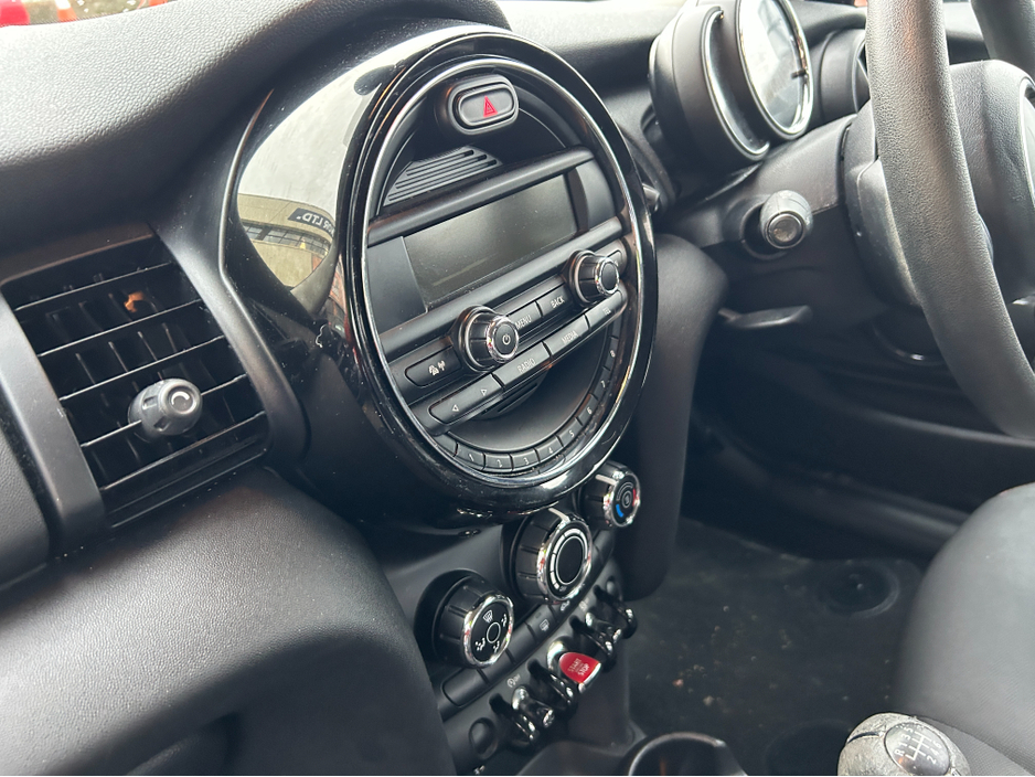 2017 MINI Hatch PETROL//ONLY53000KLMS////ORIGINAL IRISH I OWNER CAR WITH NCT UNTIL 2027///LOW TAX JUST 190EUROS////STUNNING EXAMPLE €11,950