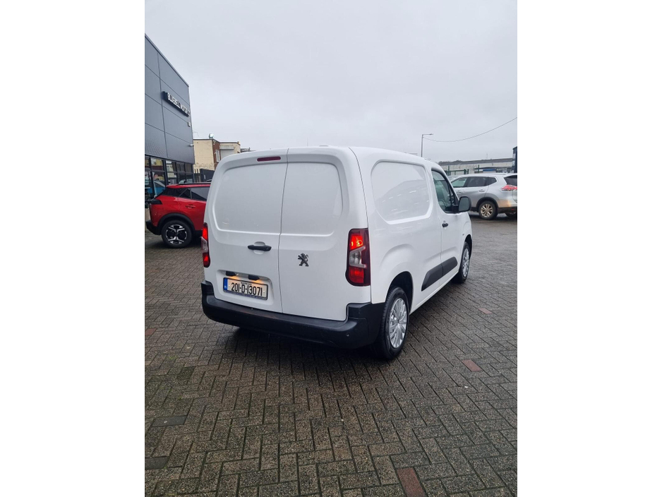 2020 Peugeot Partner  €10,950