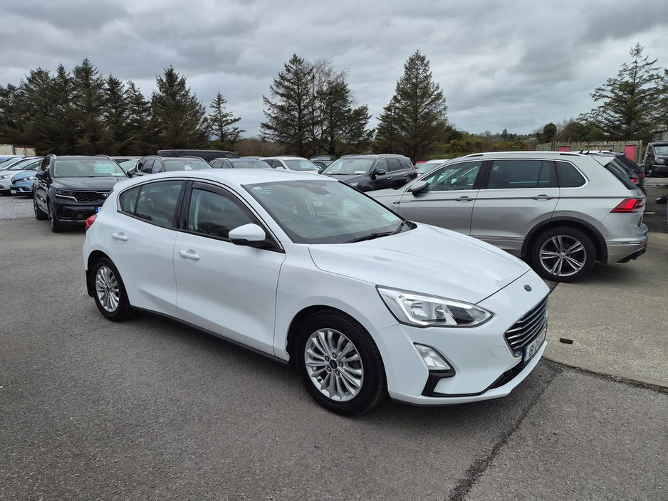 2019 Ford Focus - image 10