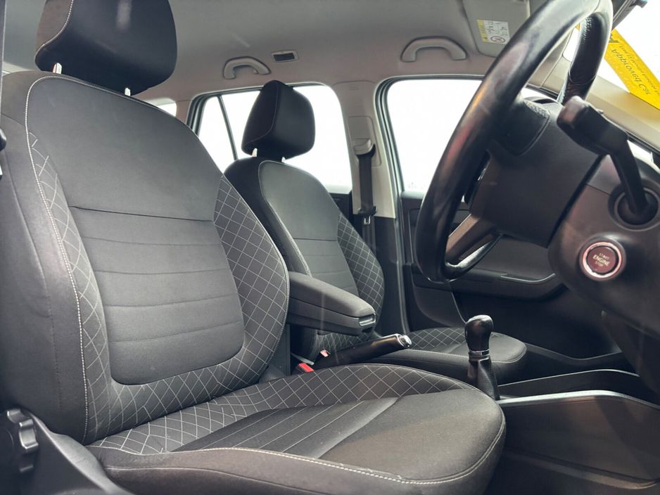 2015 Skoda Fabia - image 7