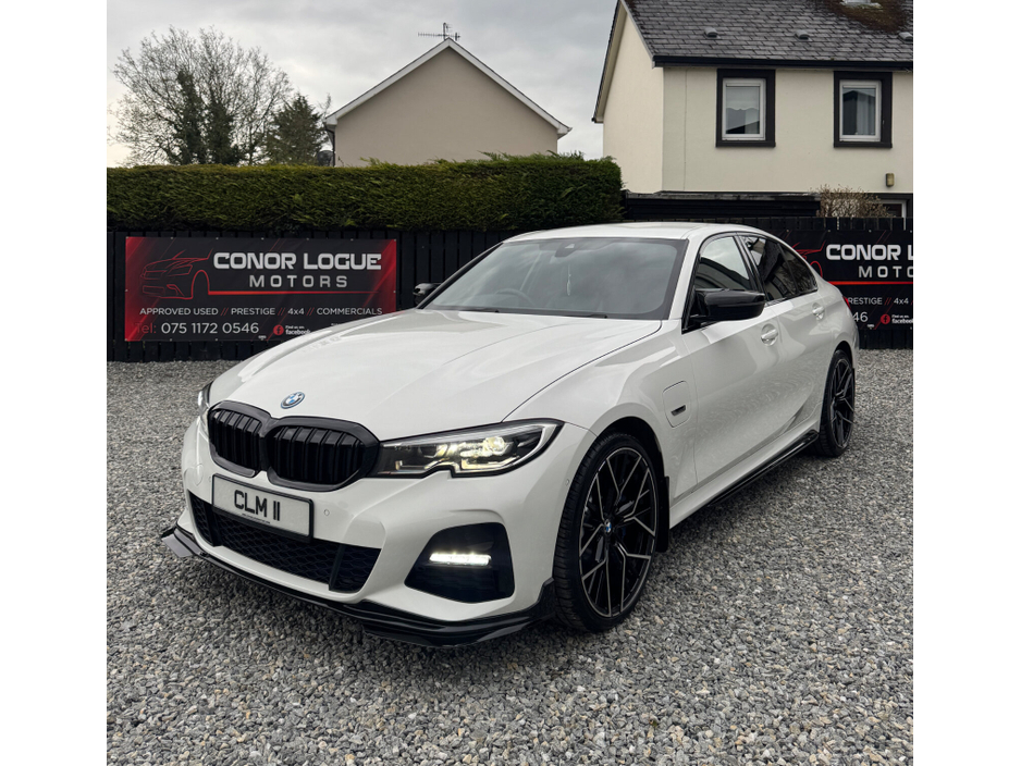 2021 BMW 3 Series - image 14