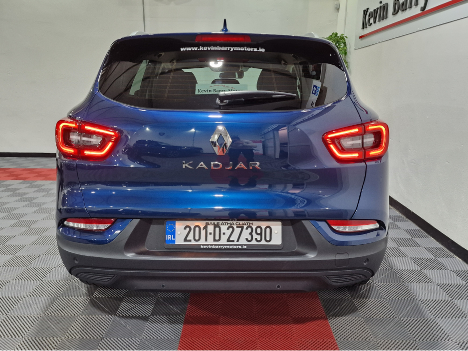 2020 Renault Kadjar - image 3