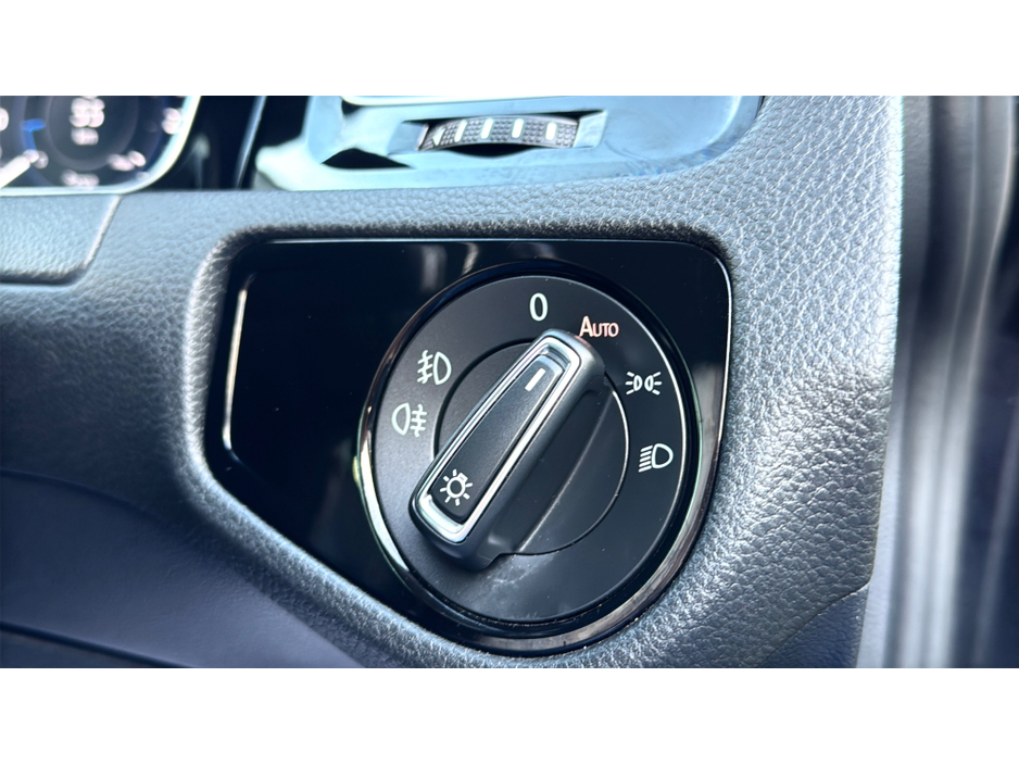 2018 Volkswagen Golf HIGHLINE 1.4TSI MK7.5 *32,000KM*AS NEW €21,900