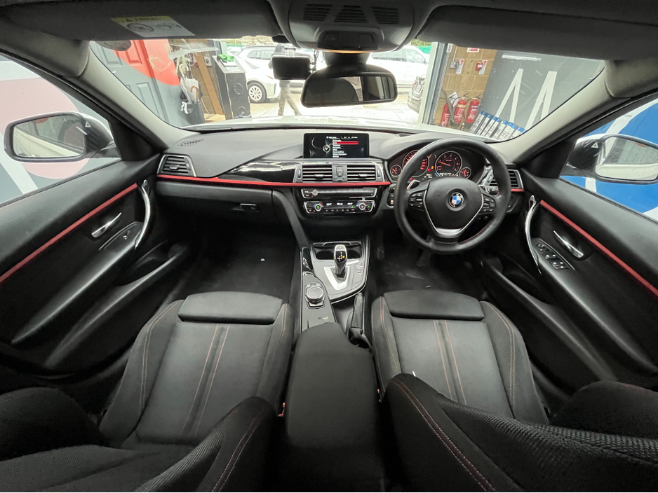 2016 BMW 3 Series - image 16