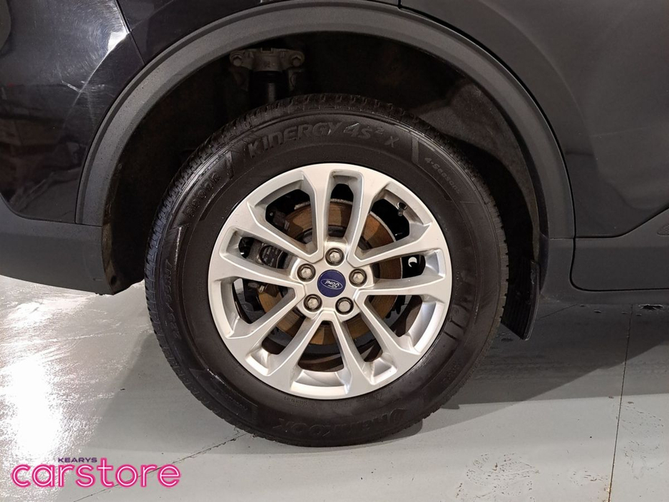 2022 Ford Kuga - image 13