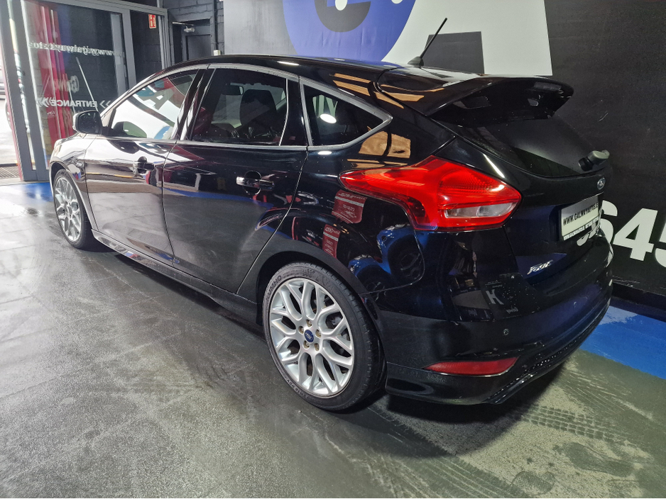 2018 Ford Focus - image 6