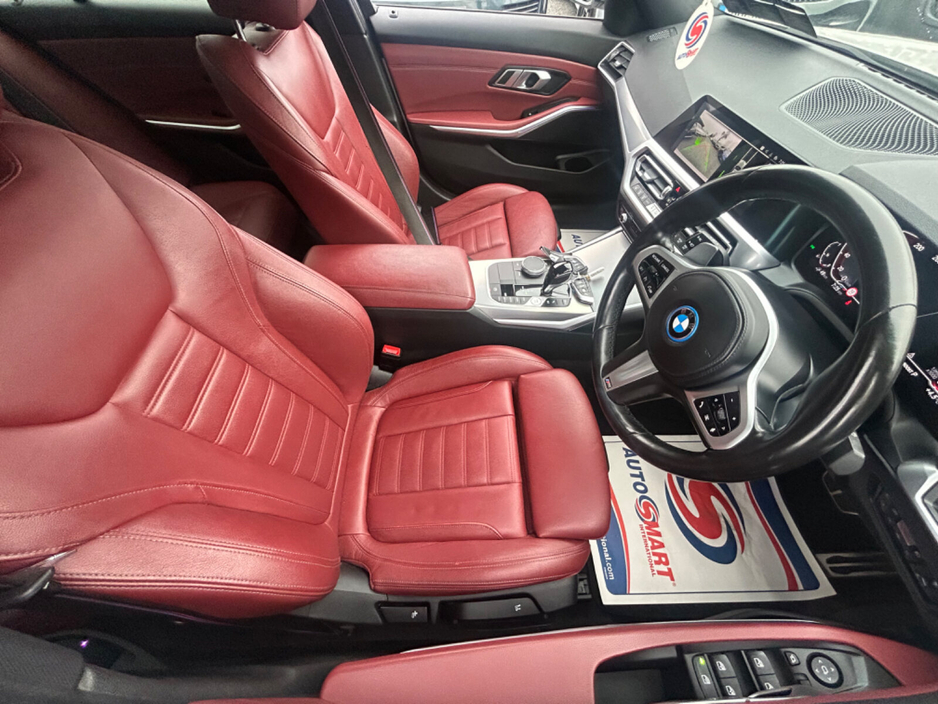 2022 BMW 3 Series - image 36