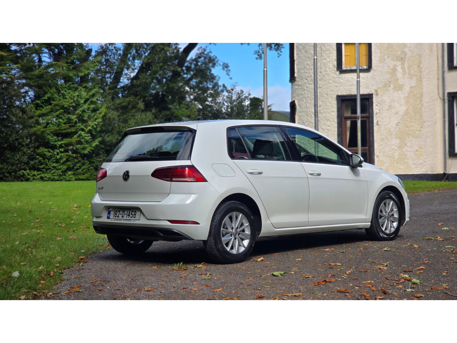 2018 Volkswagen Golf - image 4