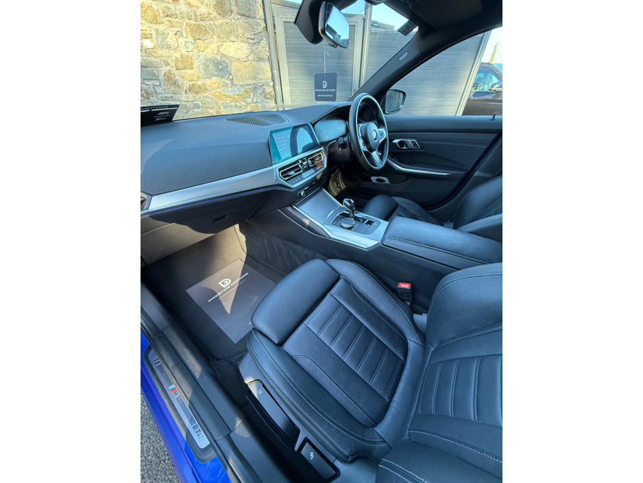 2021 BMW 3 Series - image 15