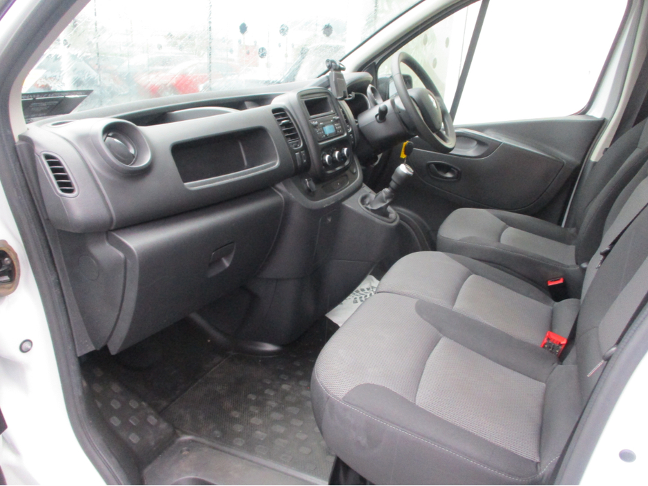 2021 Renault Trafic SL30 ENERGY DCI 120 BUSINESS BUSINESS+ €14,024