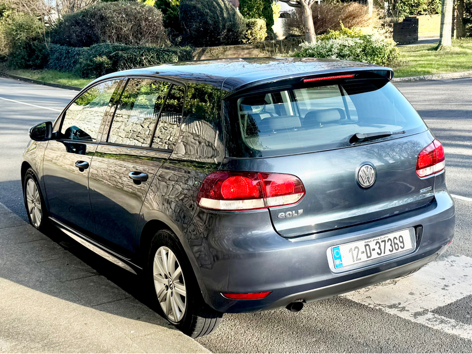 2012 Volkswagen Golf - image 11