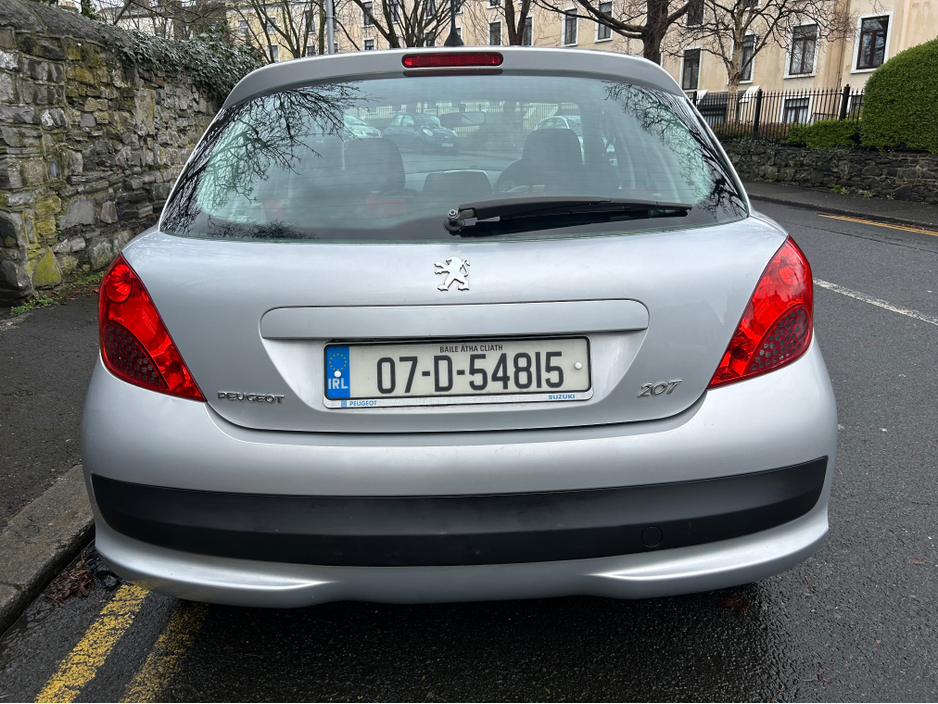 2007 Peugeot 207 - image 7