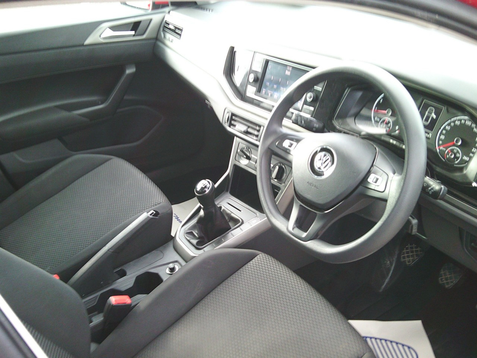 2019 Volkswagen Polo - image 5