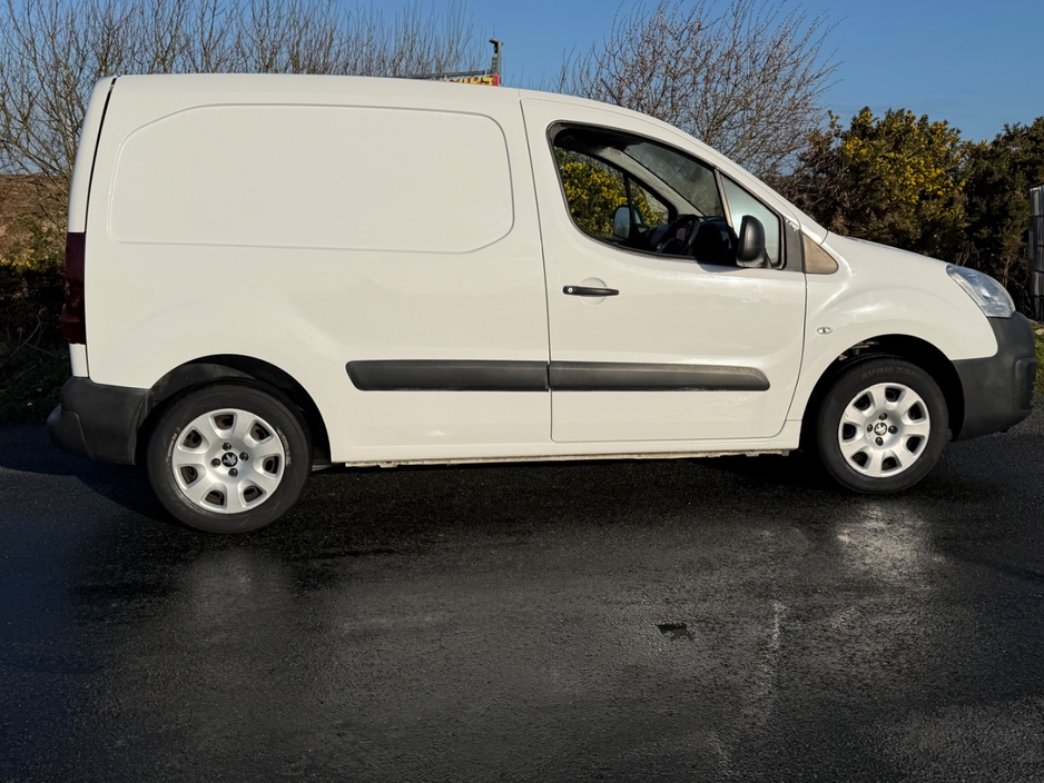 2017 Peugeot Partner - image 12