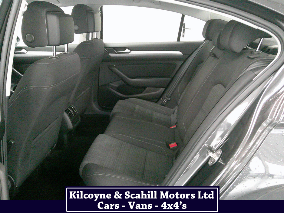 2020 Volkswagen Passat - image 15