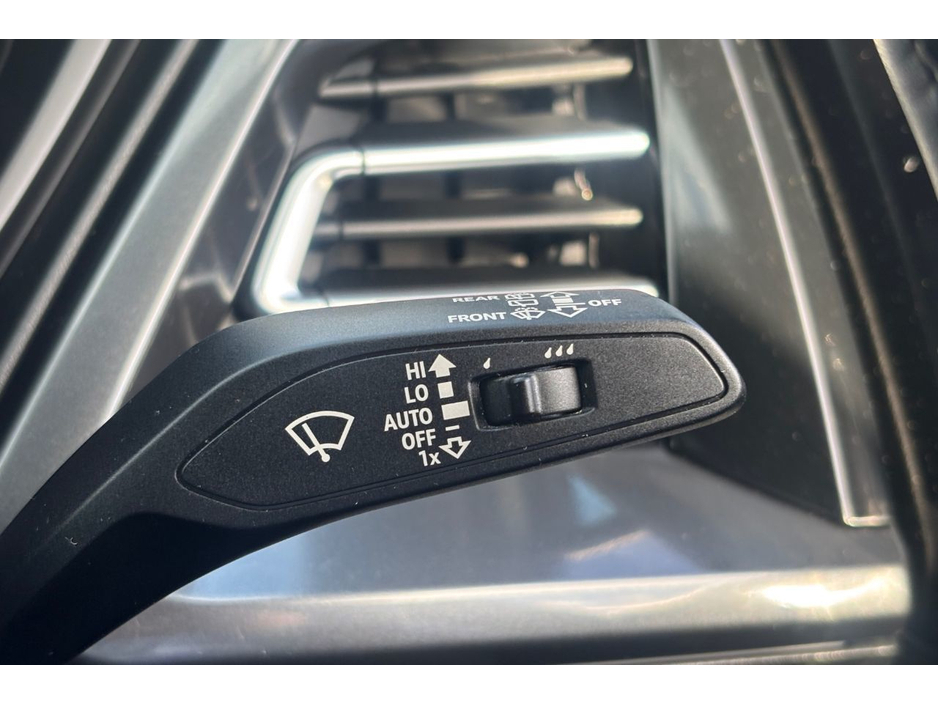 2023 Audi Q4 e-tron E-TRON S LINE 40 €32,137