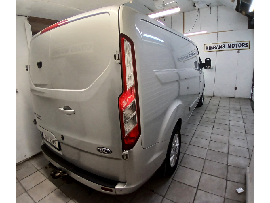 2019 Ford Transit Custom - image 5