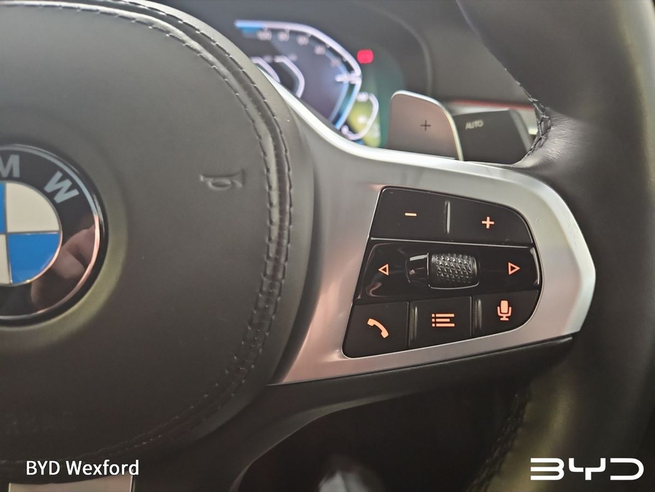 2019 BMW 5 Series - image 21