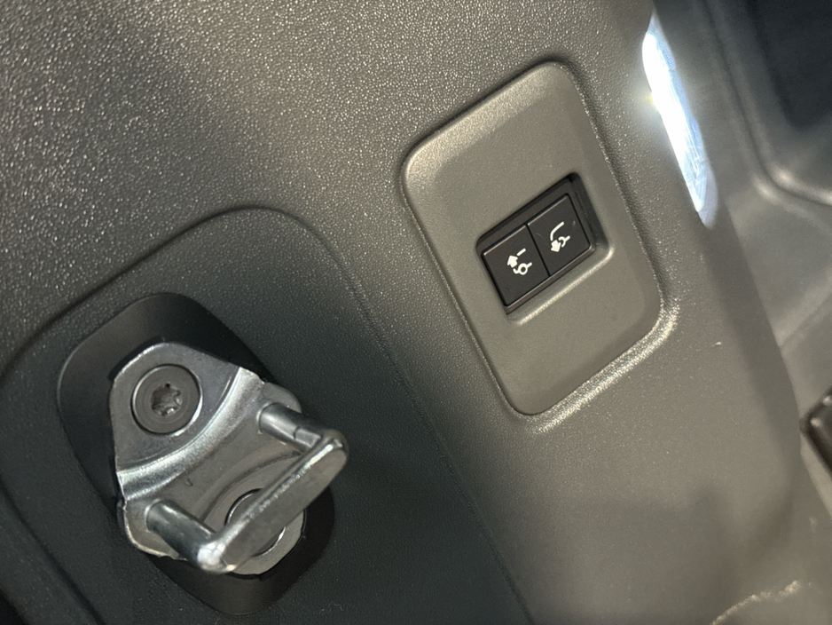 2025 Land Rover Defender 110 D350 DIESEL *N1 Commerical €98,750