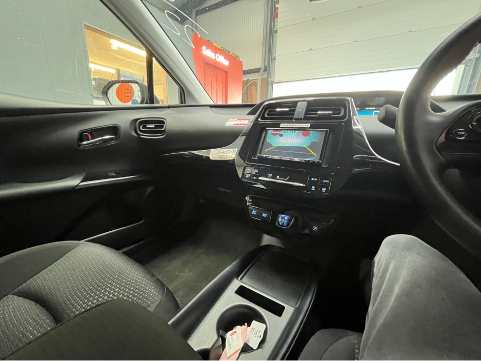 2022 Toyota Prius - image 16