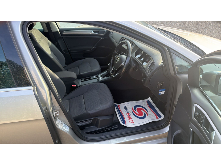2017 Volkswagen Golf - image 7