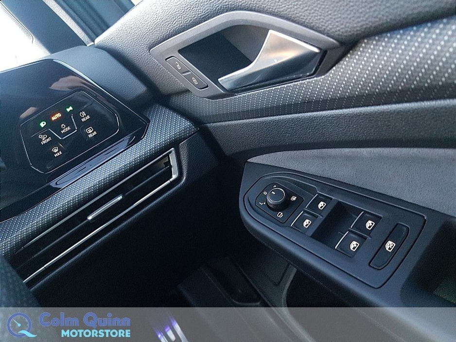 2024 Volkswagen Golf R-Line DSG 2.0 TDI 150HP *Manufacturers Warranty Until 27-02-2027/90,000Kms* €38,995