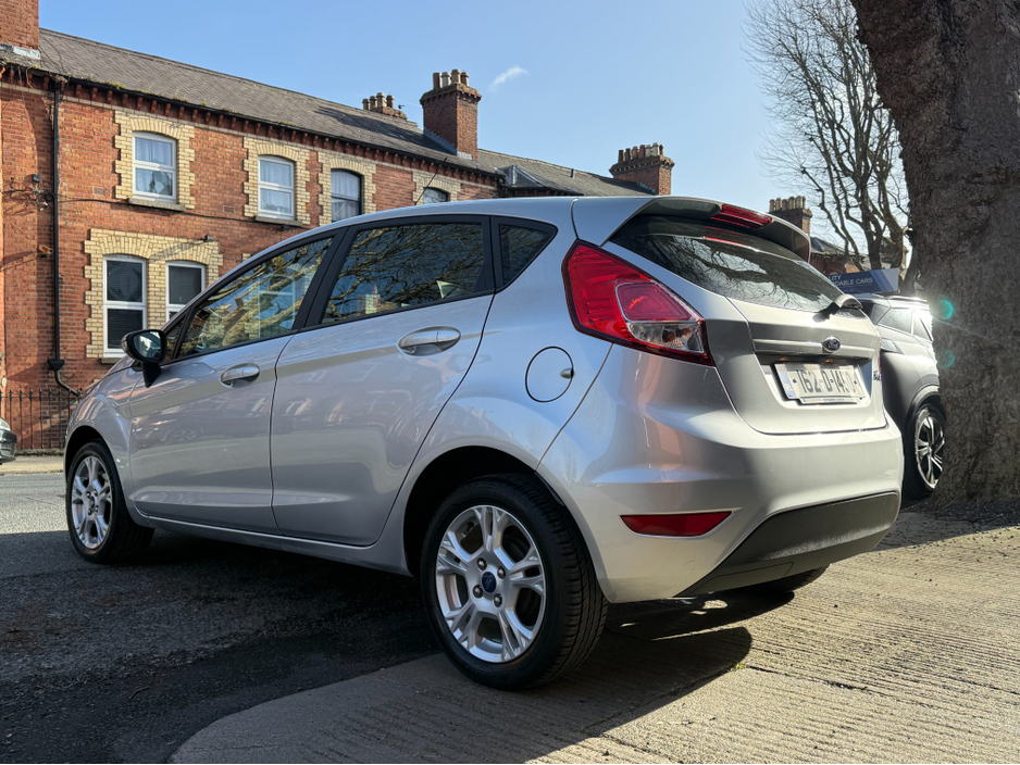 2016 Ford Fiesta - image 7