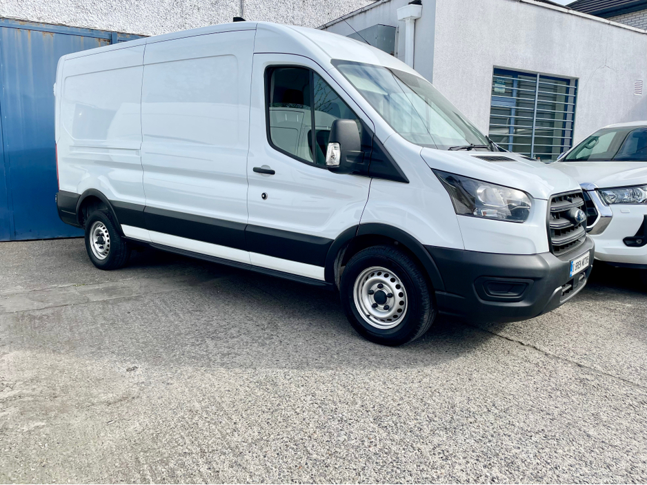 2023 Ford Transit - image 2