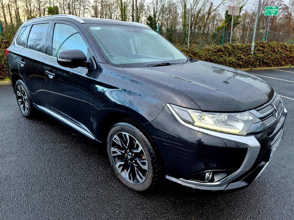 2016 Mitsubishi Outlander PHEV 2.0L MIVEC 4WD 5-Seater Instyle €13,999