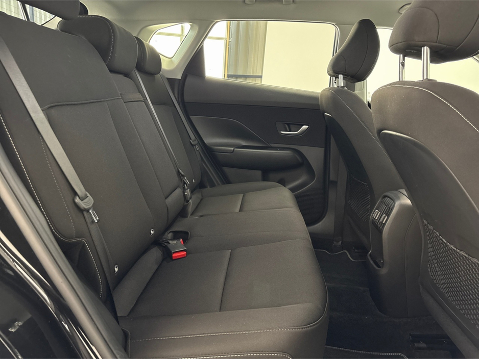 2024 Hyundai Kona ELEGANCE 48KWH**DIGITAL DASH**TOUCH SCREEN MEDIA**APPLE CAR PLAY**DUAL CLIMATE**MULTIFUNCTIONAL STEERING WHEEL**CRUISE CONTROL**HEATED SEATS**HEATED STEERING WHEEL**REVERSE CAMERA**PARKING SENSORS** €31,995