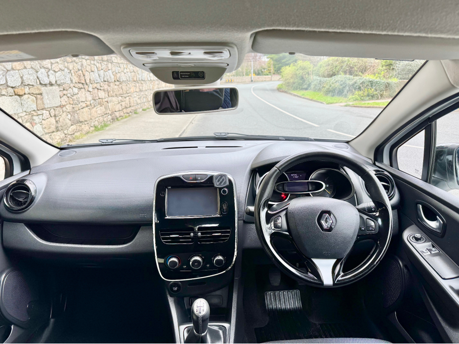 2016 Renault Clio - image 18