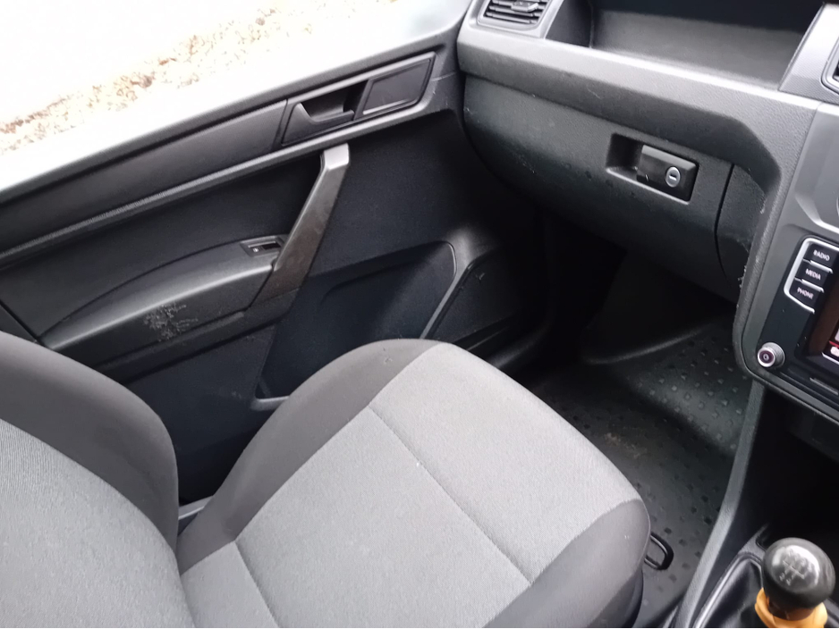 2018 Volkswagen Caddy - image 13