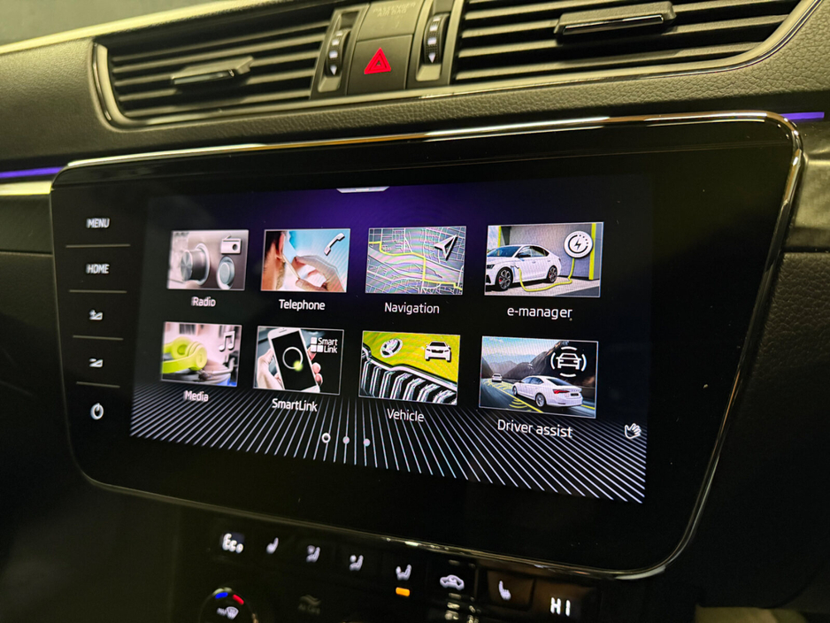 2022 Skoda Superb - image 10