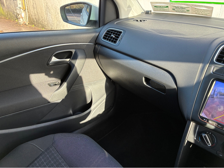 2015 Volkswagen Polo DBA-6RCJZ €12,500