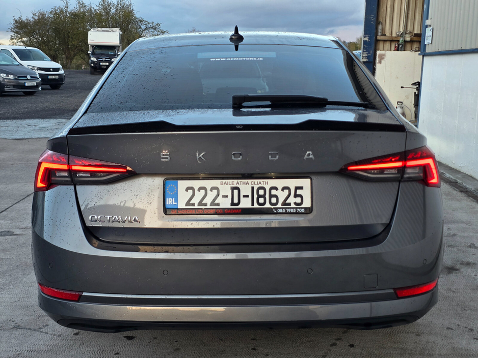 2022 Skoda Octavia - image 18