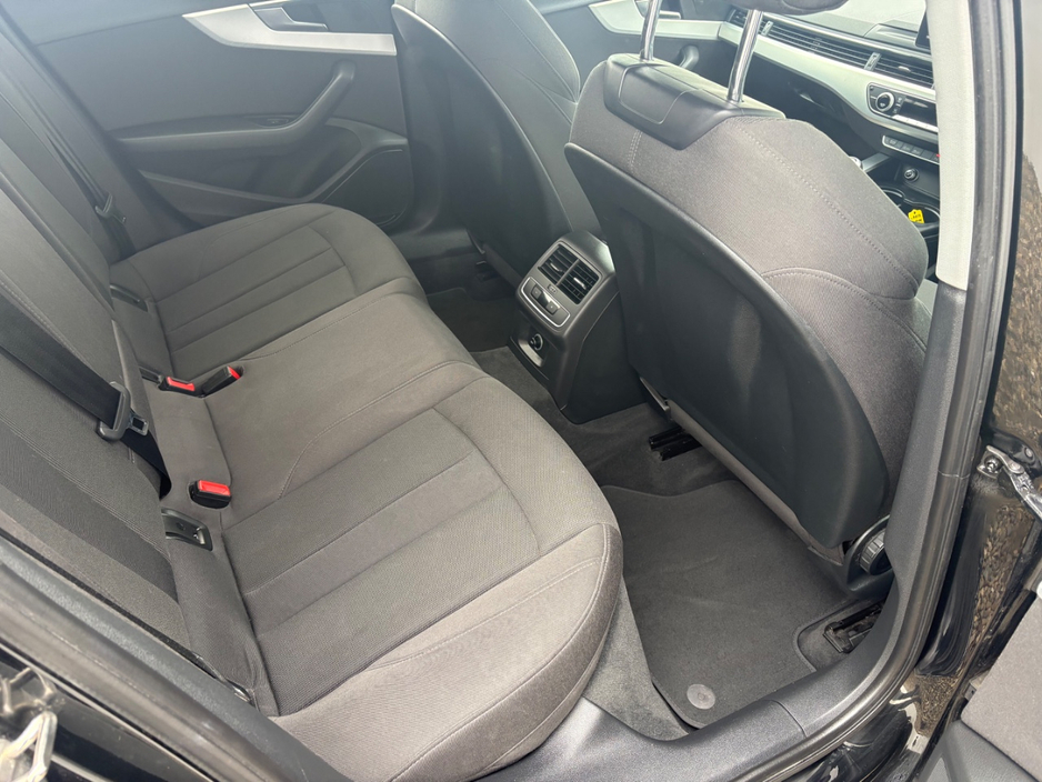 2017 Audi A4 - image 18