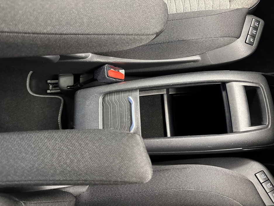 2021 Citroen Grand C4 SpaceTourer - image 15