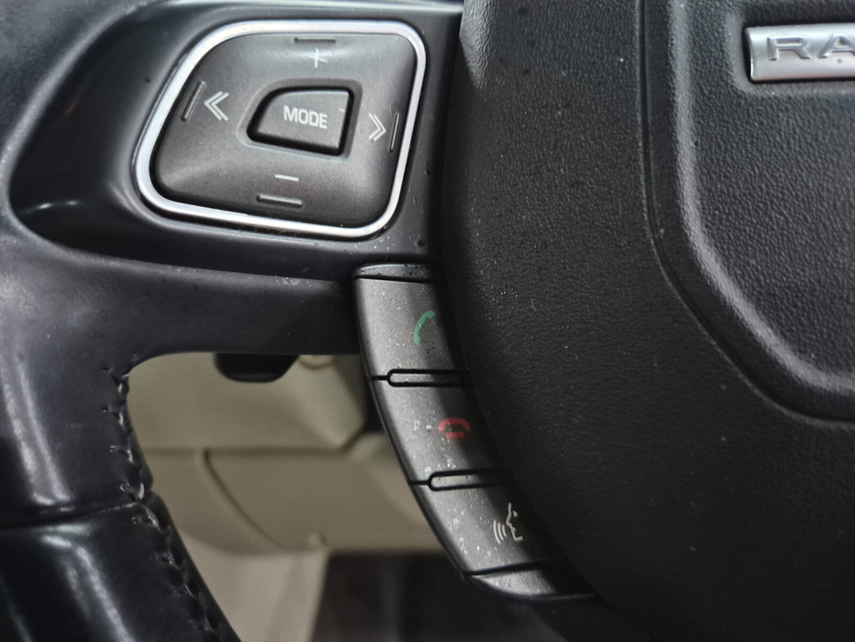 2015 Land Rover Range Rover Evoque - image 9