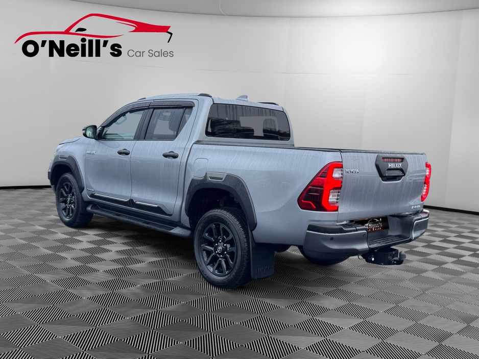 2024 Toyota Hilux *NO VAT* 2.8 INVINCIBLE AUTO #319 €51,999