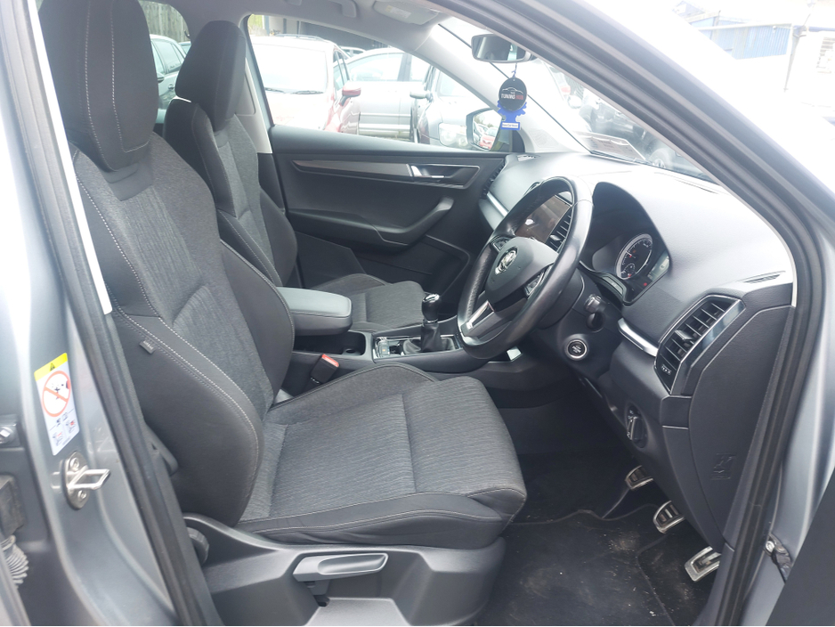 2019 Skoda Karoq - image 2