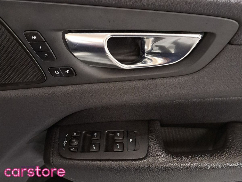 2021 Volvo XC60 PHEV T6 (340hp) Inscription Exp AWD €42,890